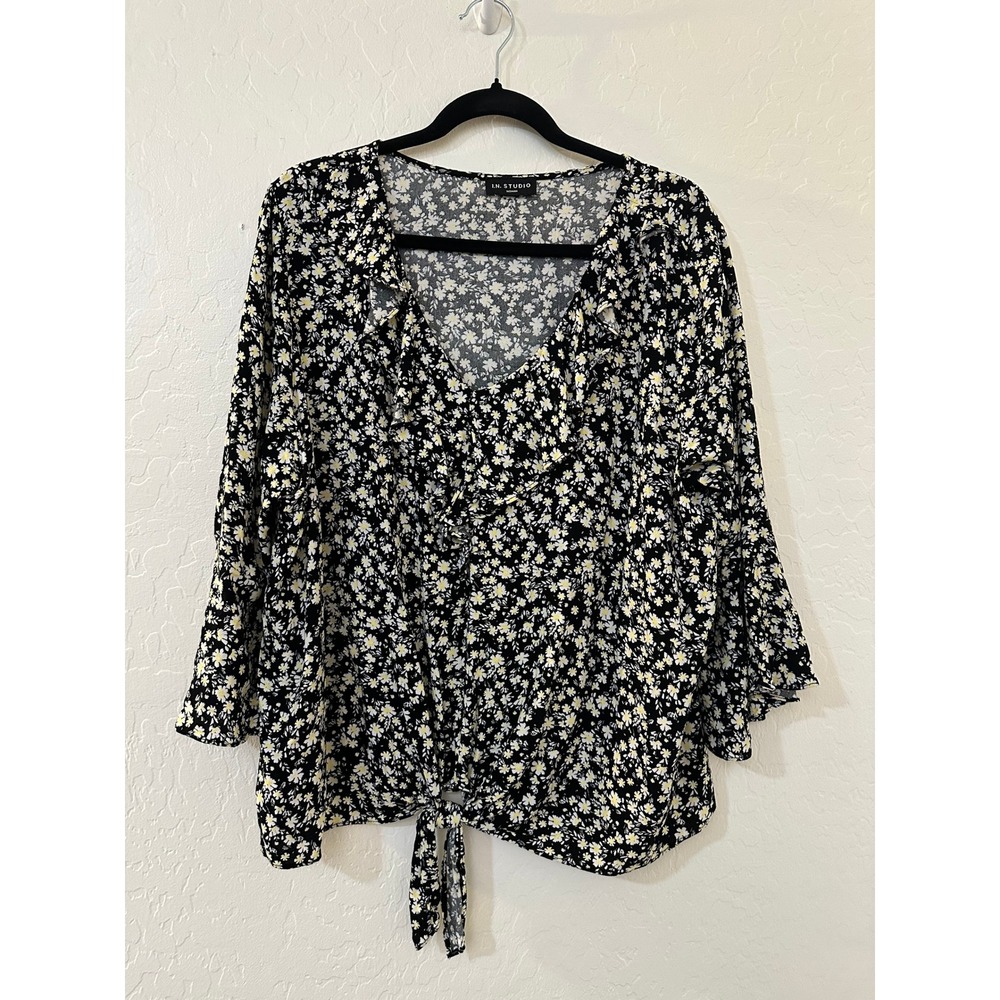 IN Studio Womans Black Floral Daisy Tie Front Bell Sleeve Top Size 2X Boho Beach
